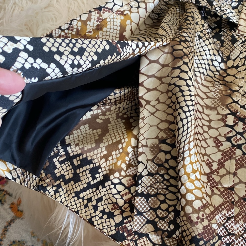 ROBERT LOUIS silky snake pattern jacket - Picture 16 of 16